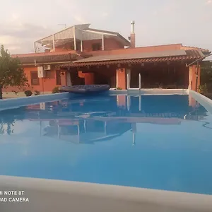 Alloggio in famiglia Stanza Delle Muse In Con Piscina, Fontane Bianche